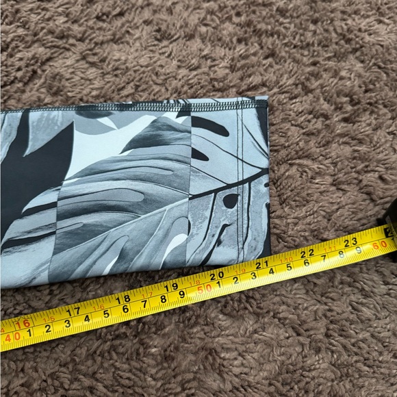 2 FOR $25Nike Dri-Fit Leaf Print Botanical Black Power Crop Leggings High Rise S - Picture 9 of 9